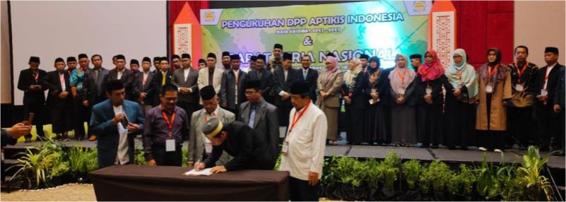 Bersinergi membangun perubahan Demi kemajuan Bersama, Dekan FAIPG dilantik menjadi Pengurus DPP APTIKIS INDONESIA