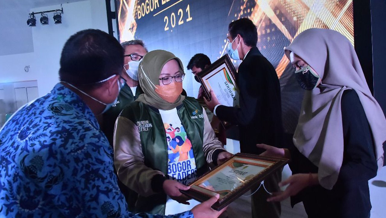 Mahasiswa FISIP UNIDA Bogor Sabet Prestasi di Ajang Bogor Leaders Talk